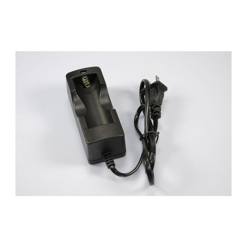 **Účinná UltraFire 26650 Li-ion Baterie + Nabíječka s Adap. Různé Zástrčky - Nová Položka 0-19.99 Kč**