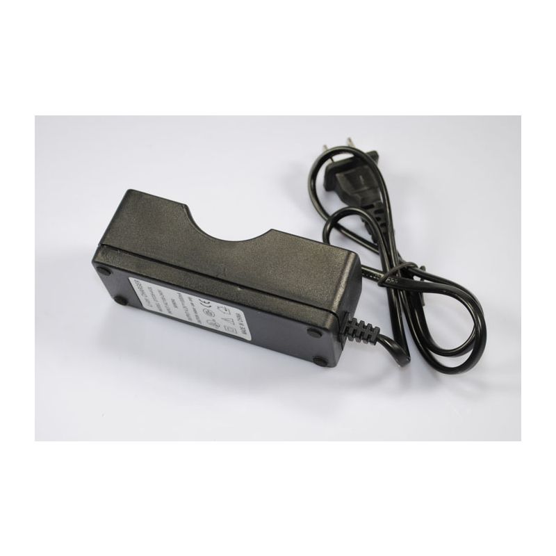 **Účinná UltraFire 26650 Li-ion Baterie + Nabíječka s Adap. Různé Zástrčky - Nová Položka 0-19.99 Kč**