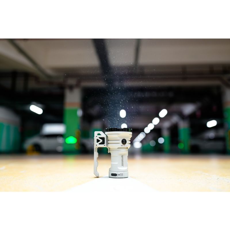 Manker MK38 LED Svítilna 41500lm, 8x XHP70.2, Multifunkční Ruční Svítilna pro Venkovní Osvětlení a Domácí Bezpečnost