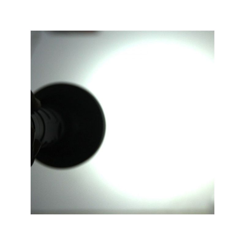 **UltraFire 28T6 LED Svítilna 40000 Lumenů – Spolehlivé Osvětlení pro Outdoor & Kemping!**