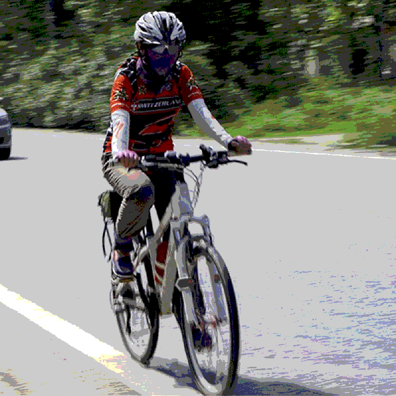 CarryBright CBX4: Klakson, LED směrovky, Vodotěsné Cyklo Světlo s Dálkovým Ovládáním pro Bezpečnost na Kolo