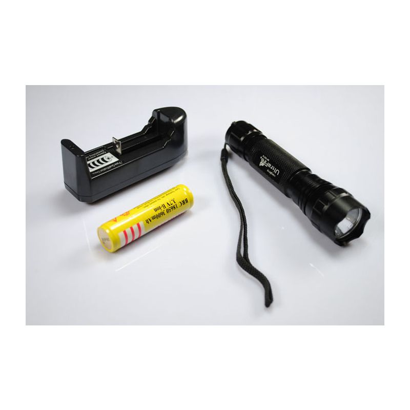 UltraFire WF-501B XML U2 LED svítilna vysoký jas 1000 lumenů nabíječka černá outdoor odolná konstrukce