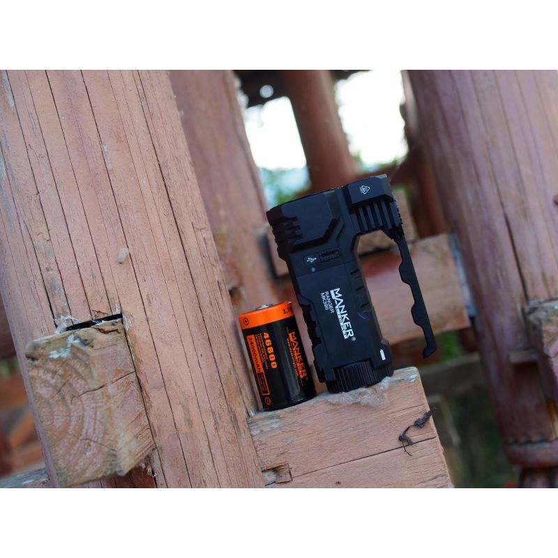 Manker Ranger MK39 II: Kombinovaný Reflektor & Světlomet! Odolný Design, Dlouhý Dosah, Kyberpunk Styl.