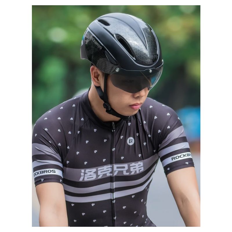 ROCKBROS Cyklistická Helma s LED Svítilnou a Magnetickými Brýlemi – Ultralehká pro Bezpečnost na Kolo