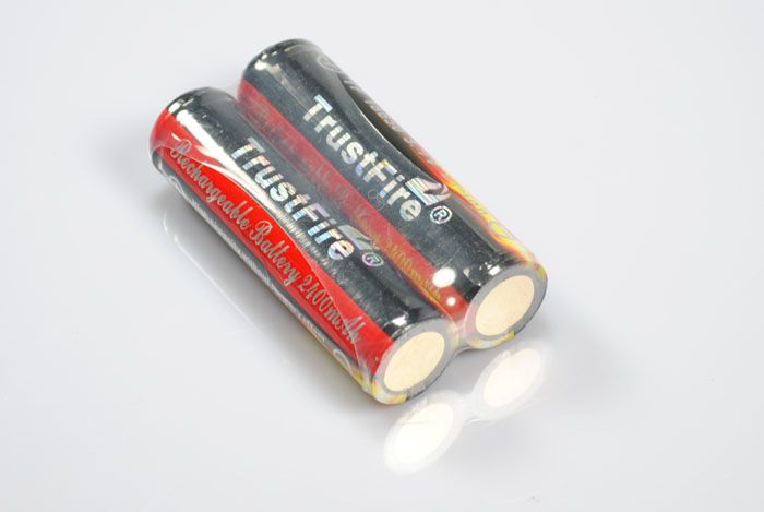 TrustFire 18650 Li-ion Dobíjecí Baterie 2400mAh pro Svítilny | Dlouhá Životnost & Stabilní Výkon
