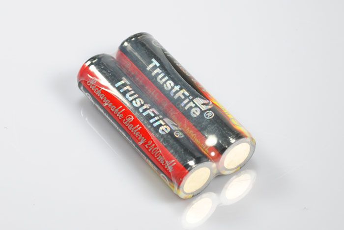 TrustFire 18650 2400mAh Li-ion dobíjecí baterie, dlouhotrvající bezpečný výkon pro svítilny a gaming