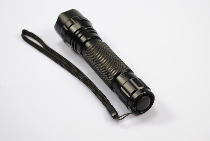 **UltraFire WF-501B LED svítilna 1300 lumenů, 5 režimů – Odolná, USB dobíjení, Outdoor, Profesionál**