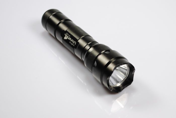 UltraFire WF-502B U2 LED Svítilna 1300 Lumenů – Kompaktní & Odolná pro Outdoor. Doprava Zdarma!