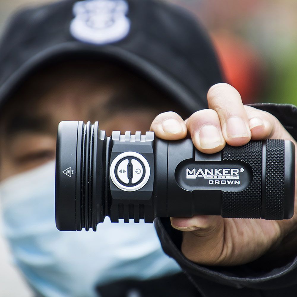 Manker CROWN Digitální zoomovací svítilna 5000 lumenů, 900 metrů dosvitu, univerzální outdoorové vybavení pro kempování a turistiku