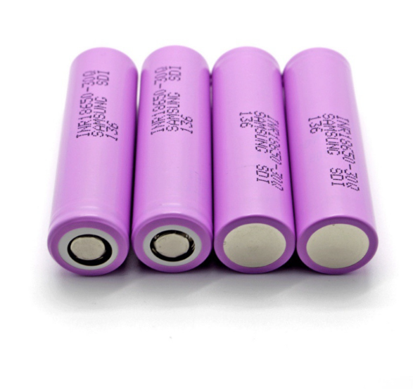 Výkonné 18650 Li-ion dobíjecí baterie 30Q, 3.7V 3000mAh (4ks). Vysoký proud, Korea.
