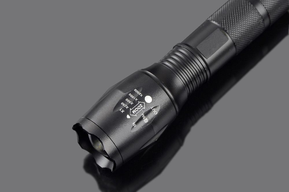 UltraFire A100 Zoomovatelná T6 LED Svítilna 1800 Lumenů – Outdoorová, Odolná s Nastavitelným Paprskem