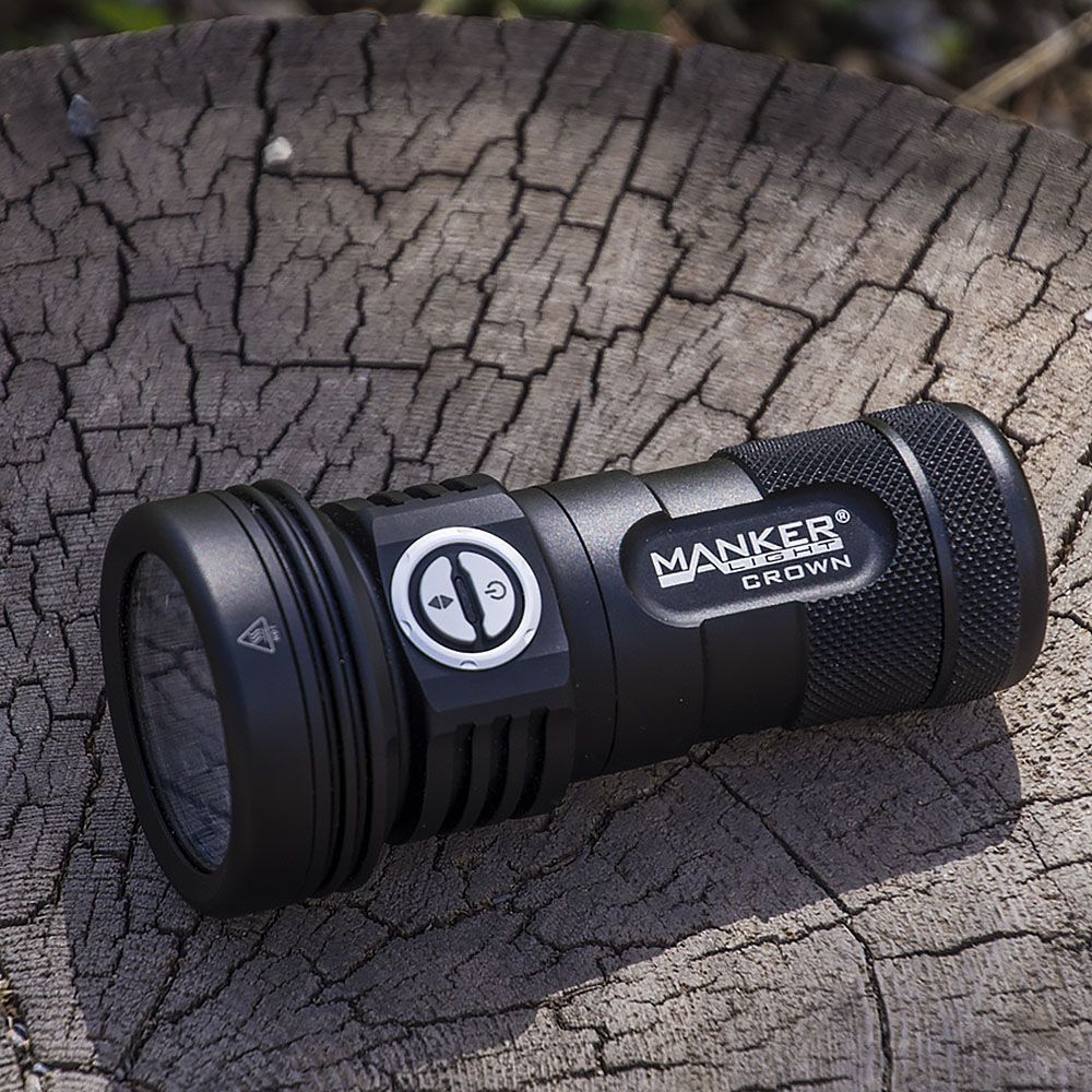 Manker CROWN Digitální zoomovací svítilna 5000 lumenů, 900 metrů dosvitu, univerzální outdoorové vybavení pro kempování a turistiku