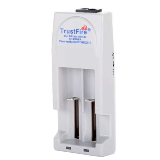 TrustFire TR-001 Rychlá Li-ion nabíječka pro 10430 14500 16340 18650 - bezpečné nabíjení baterií