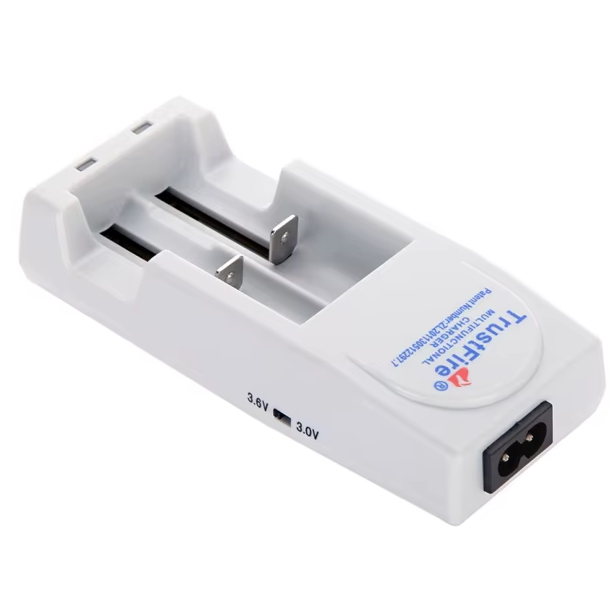 TrustFire TR-001 Rychlá Li-ion nabíječka pro 10430 14500 16340 18650 - bezpečné nabíjení baterií