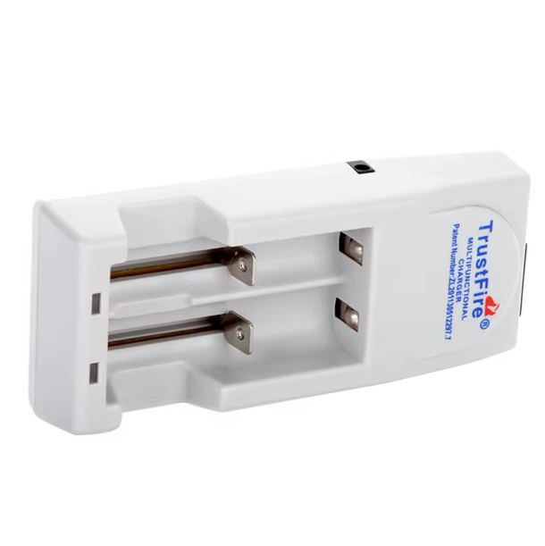 TrustFire TR-001 Rychlá Li-ion nabíječka pro 10430 14500 16340 18650 - bezpečné nabíjení baterií
