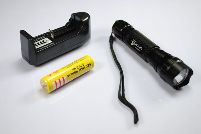 UltraFire WF-501B XML U2 LED Svítilna 1000 Lumenů, Dobíjecí, Černá, Outdoor, Hliník